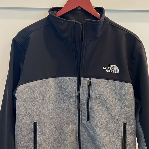 The North Face Apex Bionic Softshell Windproof Jacket - Black/Grey Heather - Picture 4 of 6